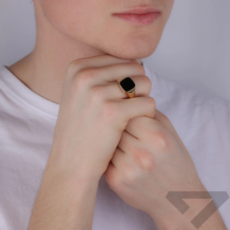 Sygnet kwadrat obły z onyksem jubilerskim