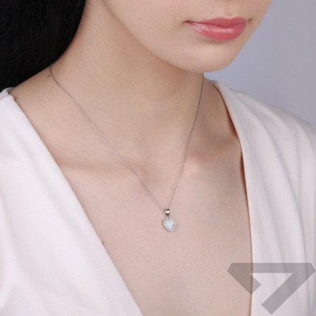 Serduszko srebrne z kamieniem jubilerskim opalem białym