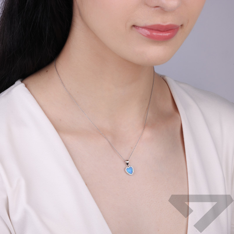 Serduszko srebrne z kamieniem jubilerskim opalem niebieskim