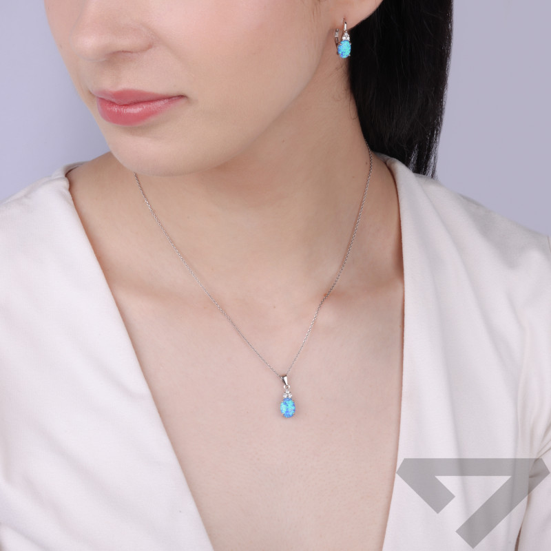 Komplet srebrny z kamieniem jubilerskim opalem niebieskim