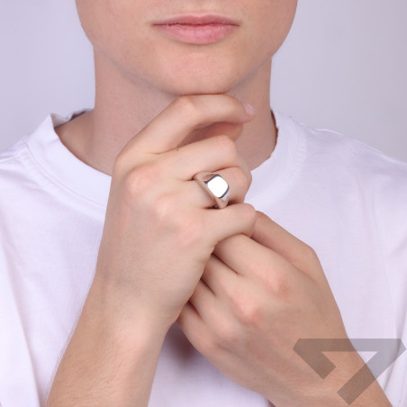 Sygnet srebrny kwadrat obły blask