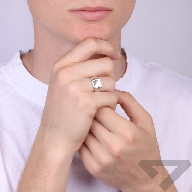 Sygnet srebrny kwadrat ze złotą blaszką