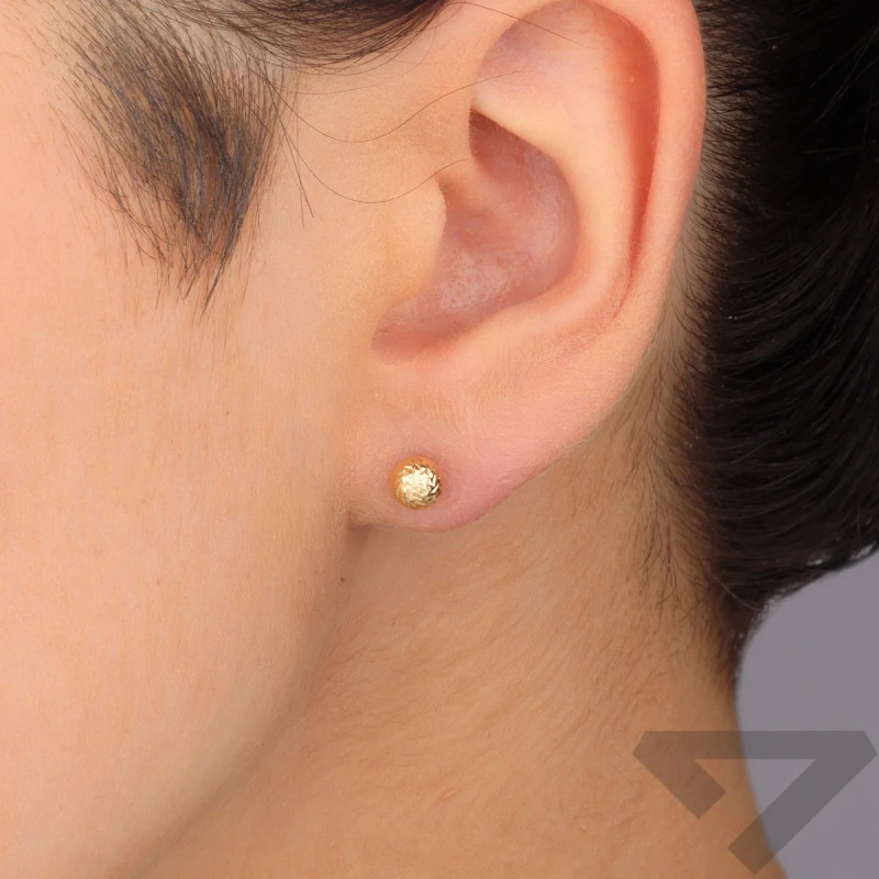 Kolczyki złote grawerowane kulki 6 mm