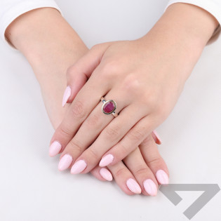Pierścionek metaloplastyka z brassem wysadzany naturalnym rubinem