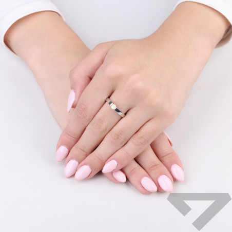 Pierścionek Elegance srebrny z opalem białym jubilerskim