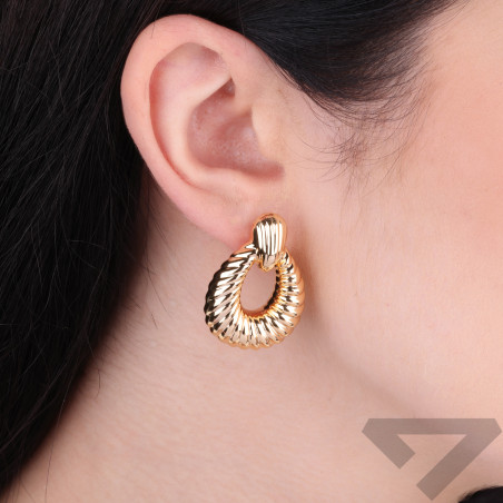 Kolczyki VIRAL kropla dmuchana tłoczona z poprzeczką