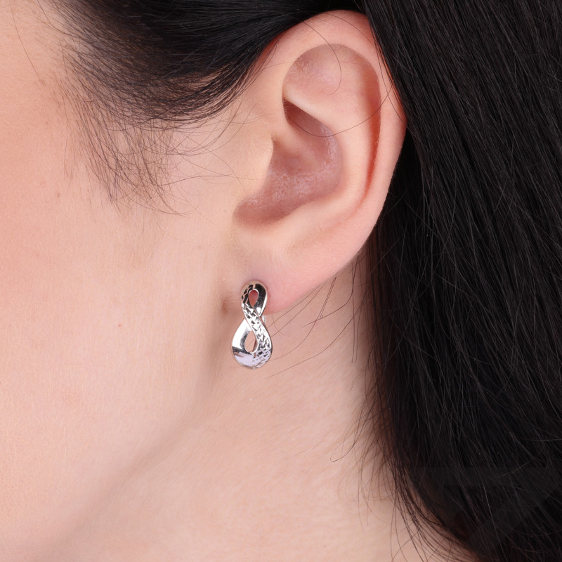 Kolczyki blaszki infinity z białego złota