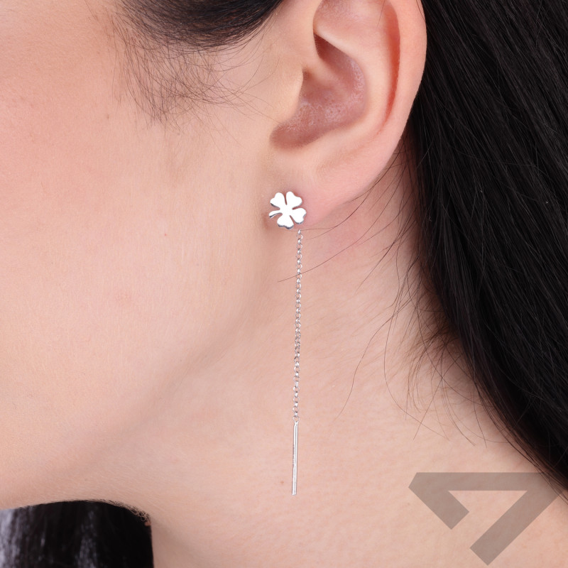 Kolczyki srebrne gładka koniczyna z ogonkiem na łańcuszku rolo