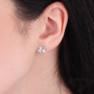 Kolczyki srebrne kwiatek z cyrkoniami na sztyft
