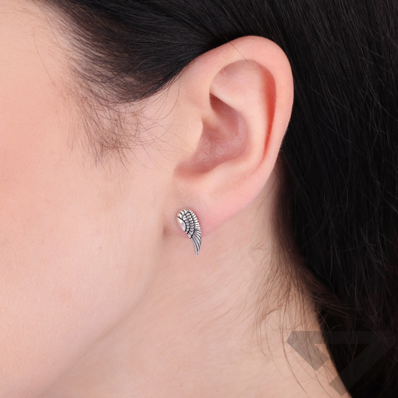 Kolczyki srebrne skrzydła tłoczone z oksydą