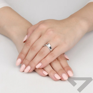 Pierścionek srebrny LINE z cyrkoniami