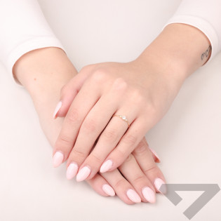 Pierścionek złoty NOBLE z trzema cyrkoniami