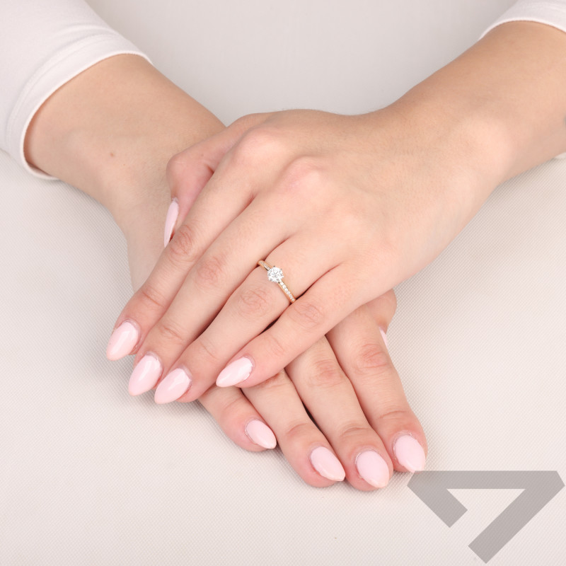 Pierścionek złoty Soliter bis z diamentami laboratoryjnymi 0,71 ct