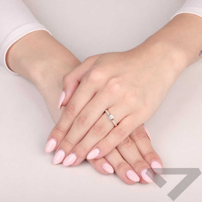 Pierścionek zaręczynowy z diamentami Soliter bis