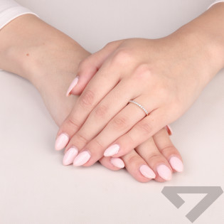 Pierścionek złoty z diamentami model typu Rings