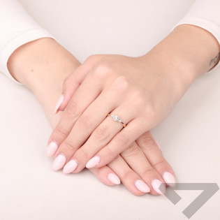 Pierścionek zaręczynowy z diamentami Noble