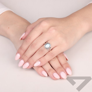 Pierścionek srebrny wysadzany naturalnym larimarem
