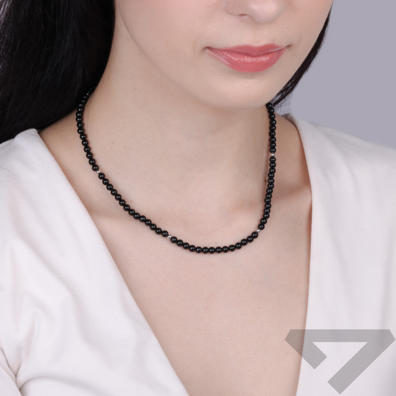 Naszyjnik srebrny z kulkami z agatu czarnego