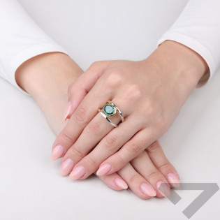 Pierścionek metaloplastyka z brassem wysadzany naturalnym Malachitem