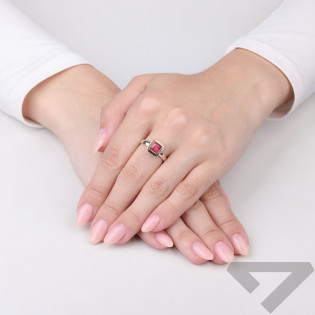 Pierścionek metaloplastyka z brassem wysadzany naturalnym Rubinem