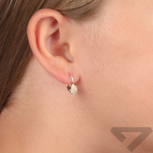 Kolczyki złote dla dziewczynki kwiatek z białymi cyrkoniami próba 375