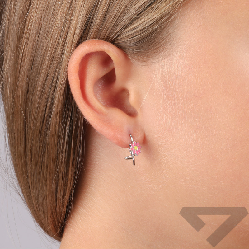 Kolczyki srebrne dla dziewczynki kwiat z różową emalią