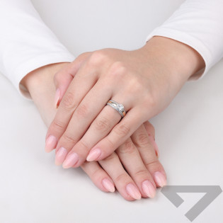 Pierścionek srebrny z cyrkoniami i złotą blaszką