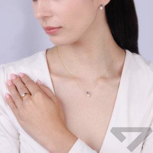 Pierścionek srebrny koloru złotego z naturalną perłą i lapis lazuli