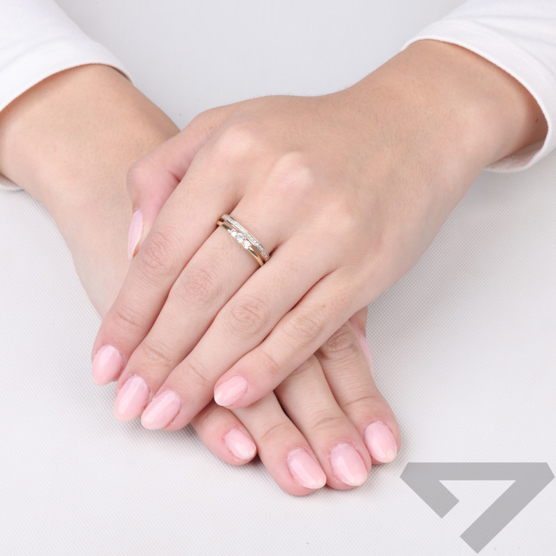 Pierścionek złoty podwójny z białymi cyrkoniami