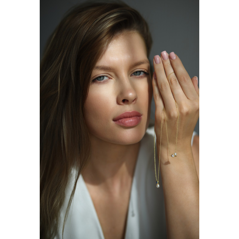 Naszyjnik srebrny koloru złotego z owalną perłą i lapis lazuli