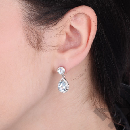 Kolczyki srebrne wiszące łezki z topazem sky