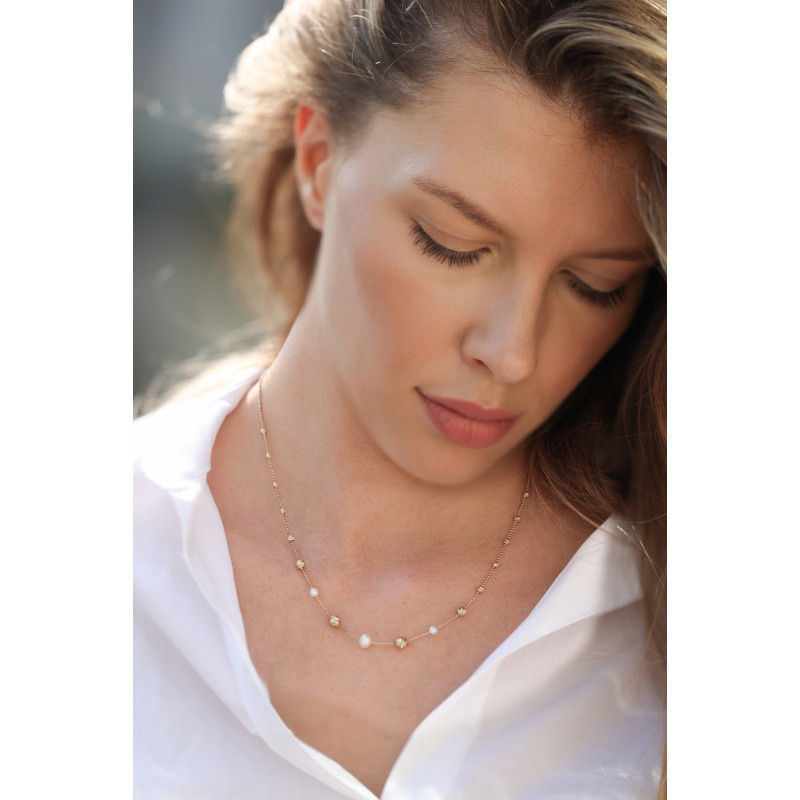 Naszyjnik złoty z perłami i grawerowanymi kulkami próba 375