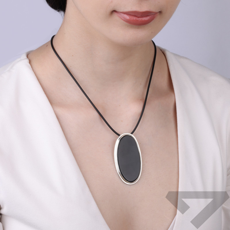 Wisior srebrny z onyksem z Brazylii