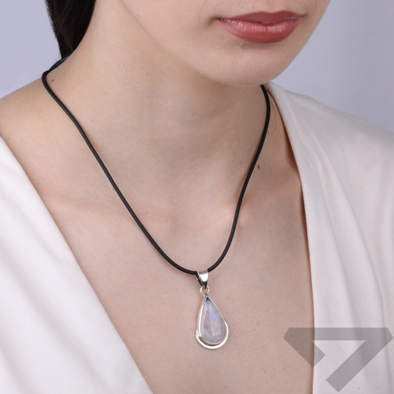 Zawieszka srebrna łezka z kamieniem księżycowym