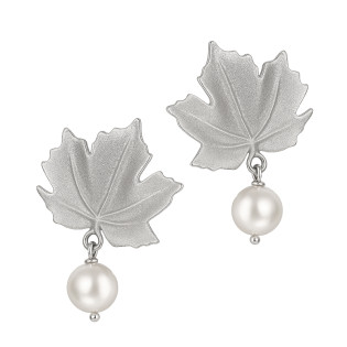 Kolczyki srebrne matowy liść klonu i perła