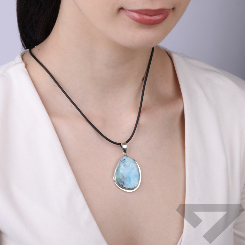 Wisiorek srebrny z larimarem