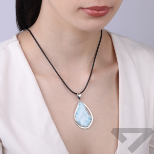 Wisiorek srebrny z larimarem