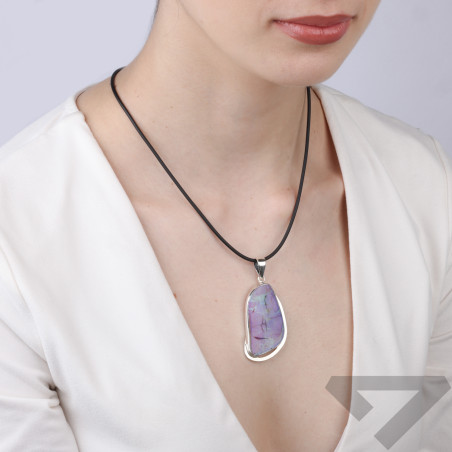 Wisiorek srebrny z opalem labolatoryjnym