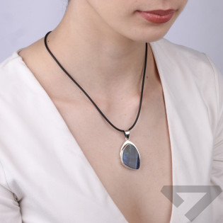 Wisiorek srebrny labradoryt Madagaskar