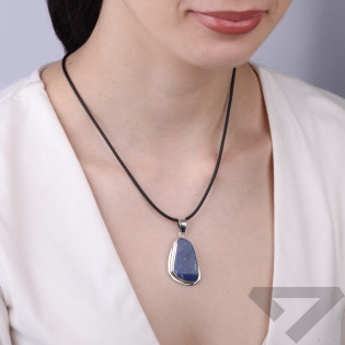 Wisiorek srebrny z lapis lazuli