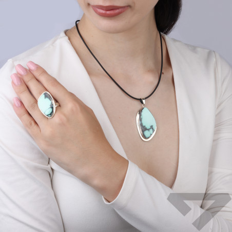 Pierścionek srebrny z waryscytem