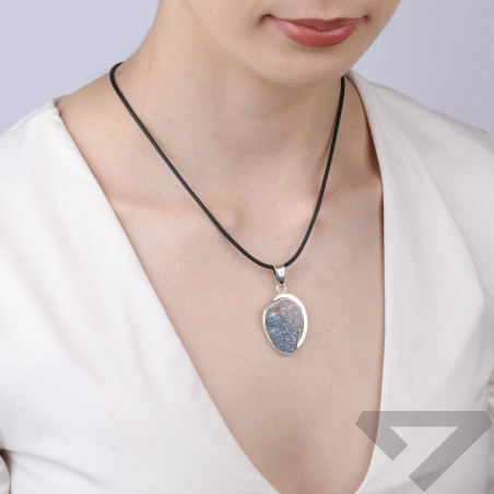 Wisior srebrny z różą chalcedonu w srebrnej oprawie