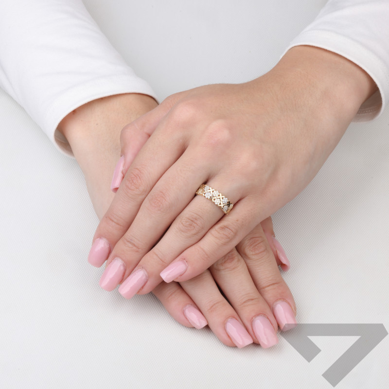 Pierścionek złoty obrączkowy cyrkonie kwiatuszki i gładkie X