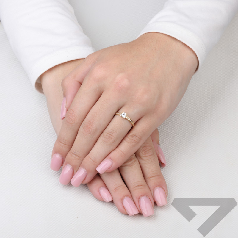 Pierścionek złoty Soliter z sercem przy koronie