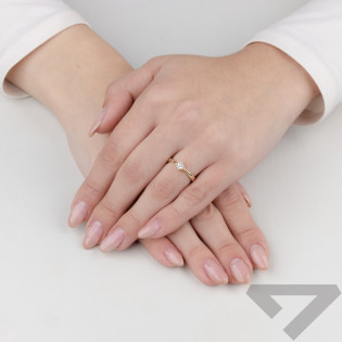 Pierścionek złoty AMORE z różową cyrkonią serce na szynie