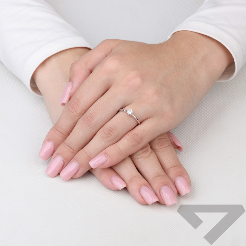 Pierścionek z białego złota z diamentami laboratoryjnymi 0,26 ct