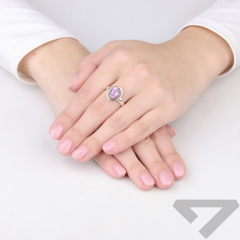 Pierścionek metaloplastyka z brassem i naturalnym ametystem