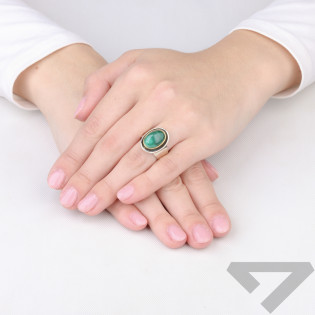 Pierścionek metaloplastyka z brassem i naturalnym malachitem