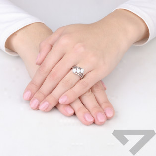 Pierścionek z trzema cyrkoniami, srebro próby 925