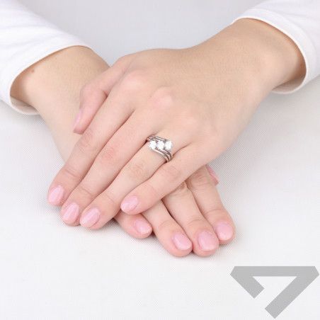 Pierścionek z trzema cyrkoniami, srebro próby 925